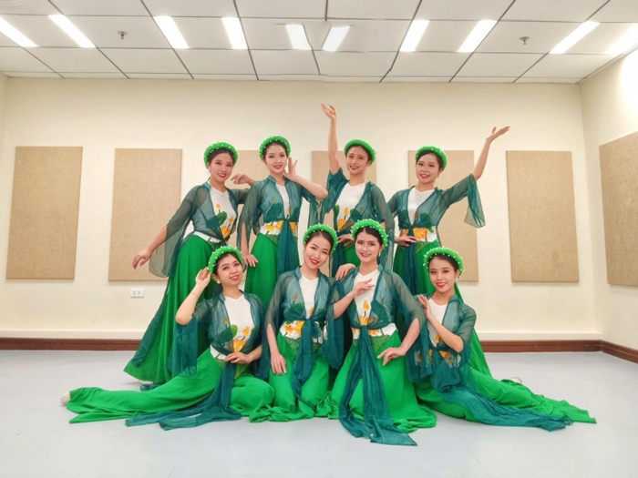 mau-ao-tu-than-danh-cho-nhom-mua