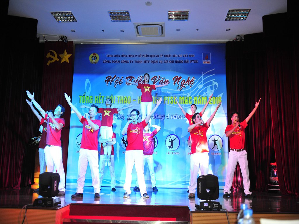 to-chuc-bieu-dien-chuyen-nghiep