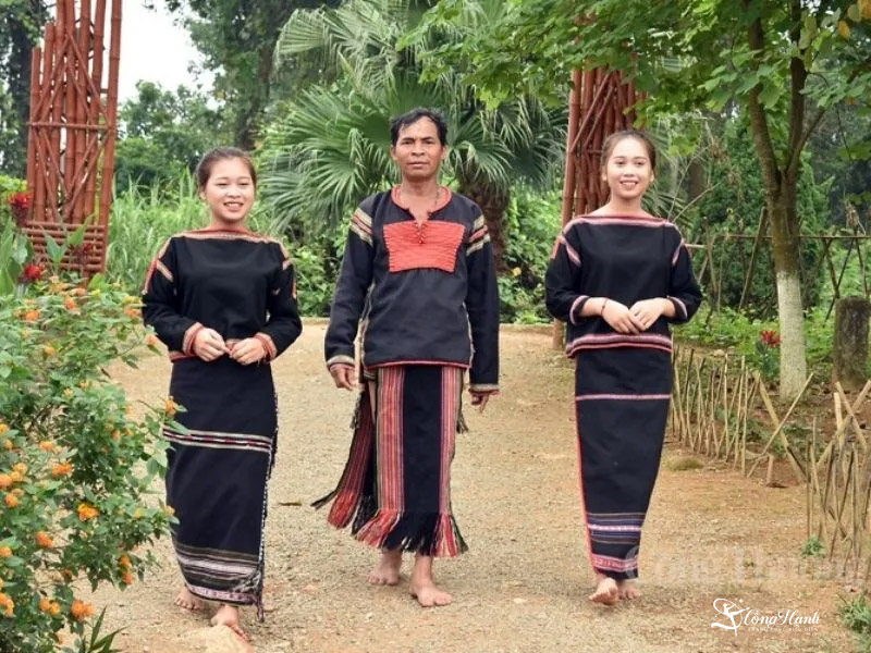 trang-phuc-truyen-thong-viet-nam-13