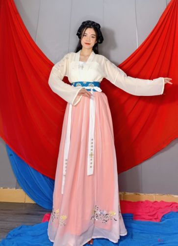 Thuê Trang Phục Hằng Nga 4.12