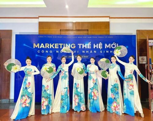 Thuê Áo dài truyền thống 369