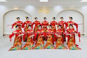 Thuê Áo dài truyền thống 405 múa Việt Nam Thịnh Vượng Sáng ngời