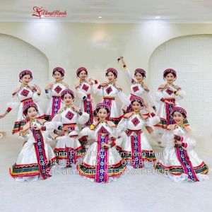 Thuê dân tộc H Mông nữ