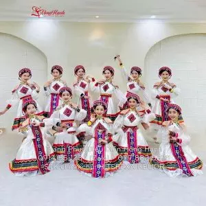 Thuê dân tộc H Mông nữ