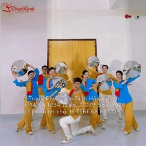 Thuê Áo bà ba nam - nữ màu vàng đất 110