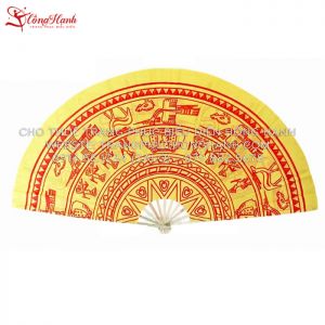 Quạt đại trống đồng họa tiết in màu sắc đỏ vàng